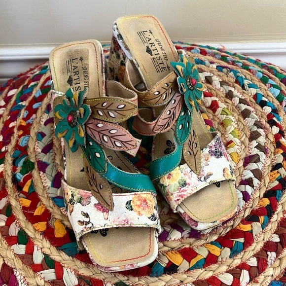 L'ARTISTE Floral Sandals Multicolor - Picture 1 of 6